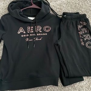 AERO SWEAT PANTS AND SWEATER SET